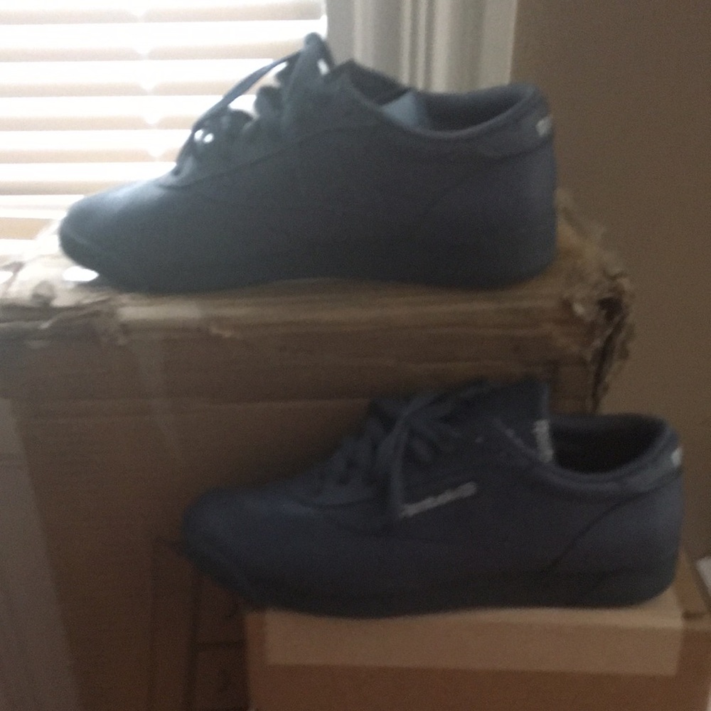 Reebok Navy Women's Lace-Up Sneakers